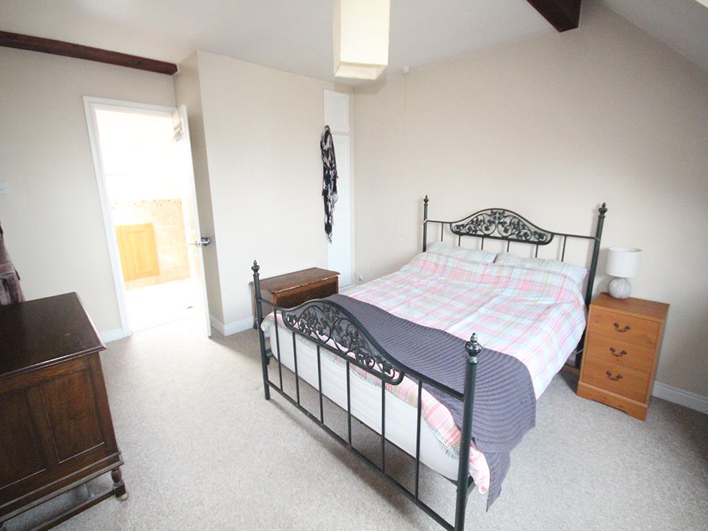 4 bedroom detached house For Sale in Earby - IMG_2542.jpg